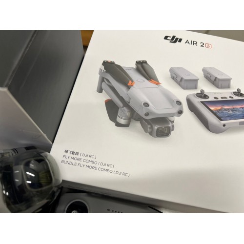 Квадрокоптер DJI AIR 2S Fly More Combo (пульт DJI RC с экраном) в Комсомольске-на-Амуре